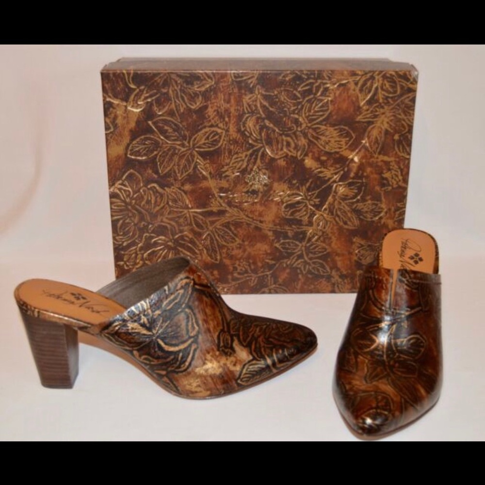 Patricia Nash - Closed Toe Mules, Gold, Size 6.0